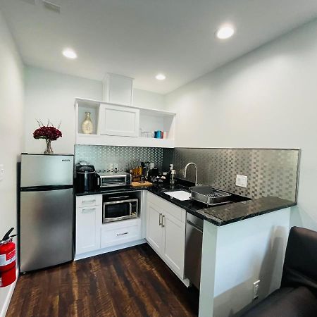 Sonsak - Unit 4 Apartment ชาร์ลอตต์สวิลล์ ภายนอก รูปภาพ